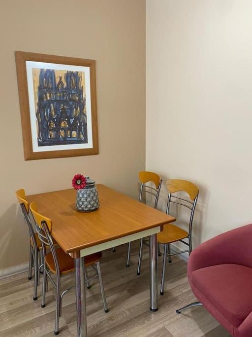 Апартаменты *Heart Of New Bazaar 1 Bed Apt* Тирана Экстерьер фото